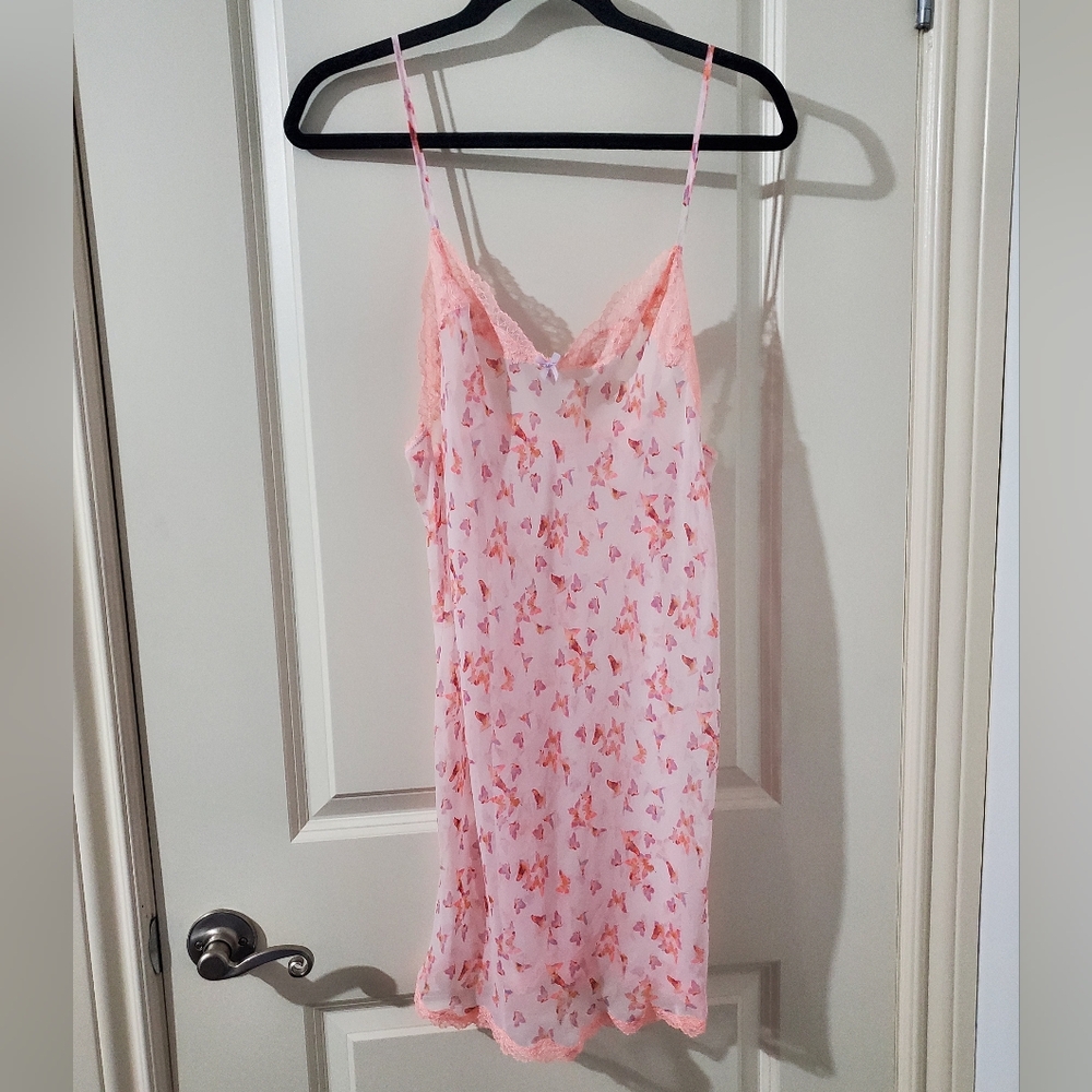 Gorgeous Y2K Victoria's Secret Chemise with Butterfly Print